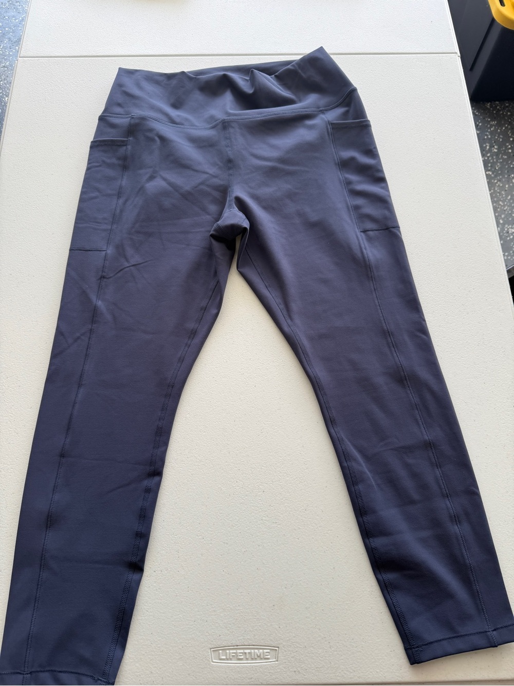 High-Rise Black Leggings with Side Pockets